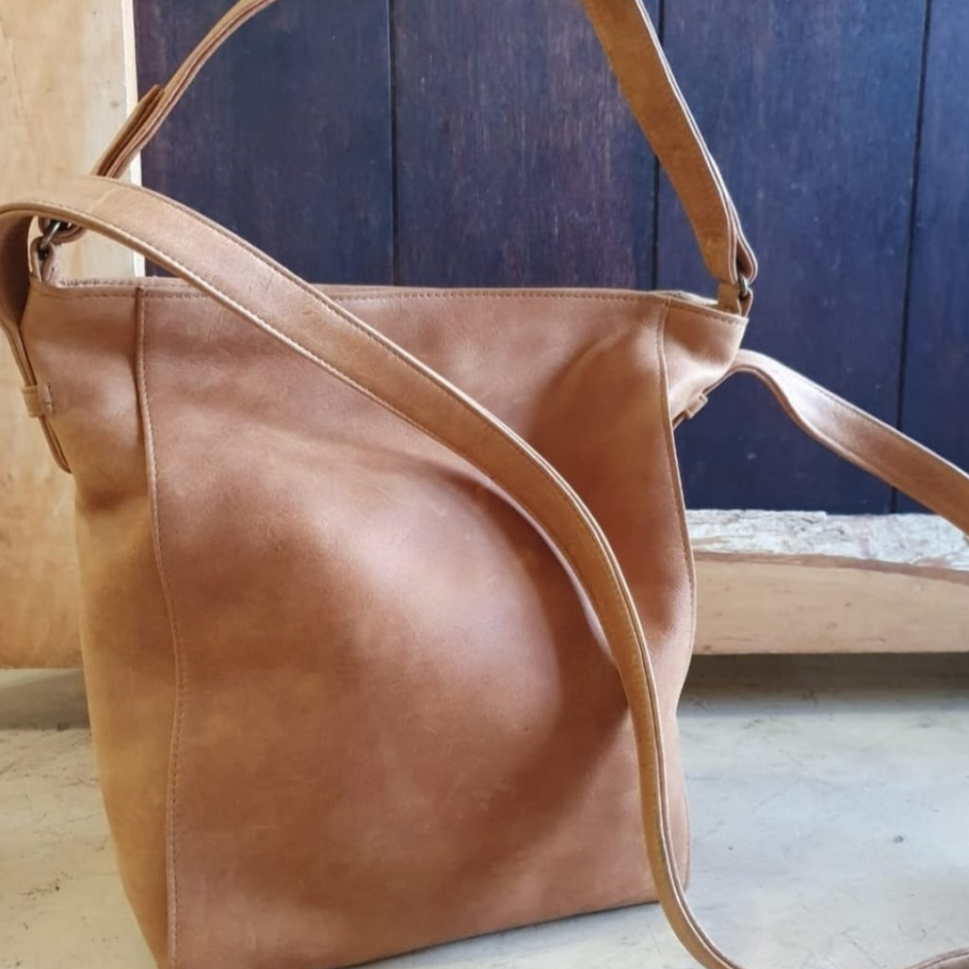 Vygie Jade Sling Bag - Image 3